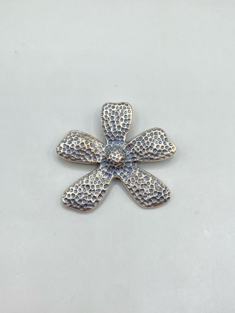 Silpada Dimpled Daisy Pendant S1101